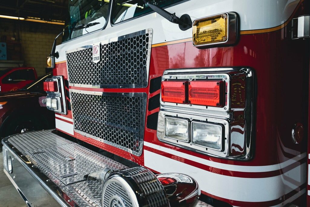 Kaufman & Stigger, PLLC | Fire Truck Accident Dangers on Valley Station Rd in Louisville KY - firetruck-gddc6dc026_1280