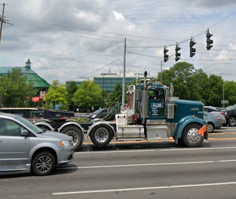 Kaufman & Stigger, PLLC | Lexington Truck Accident Lawyer Kaufman & Stigger, PLLC | Lexington Truck Accident Lawyer - Truck on Newtown Springs Road