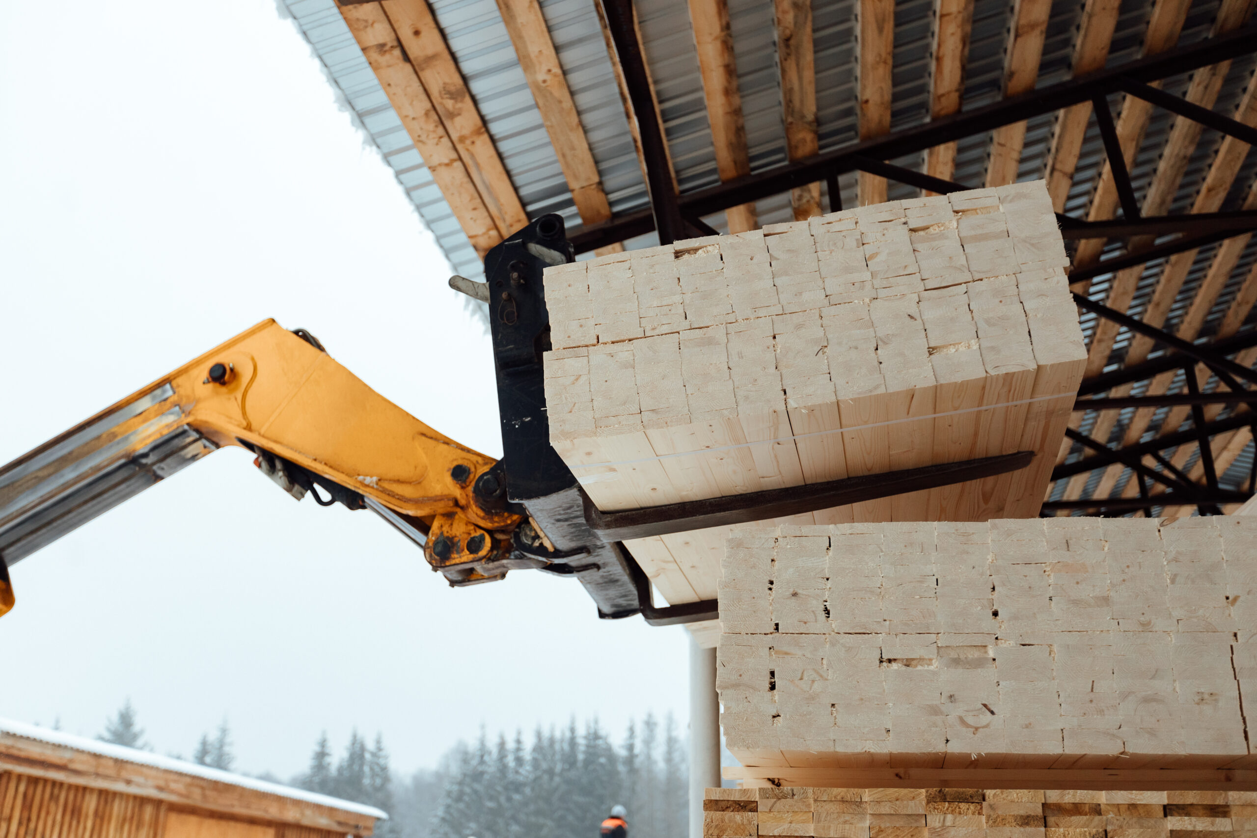 Kaufman & Stigger, PLLC | Louisville Forklift Accident Lawyer - Forklift,Truck,With,Planks,,Delivery,Of,Wood,To,The,Warehouse,